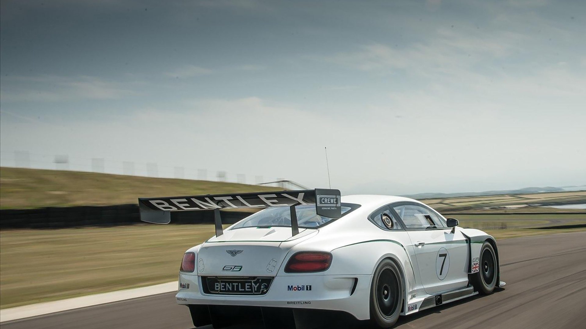 国足球员年龄层主力比例趋势图，国足人员年龄